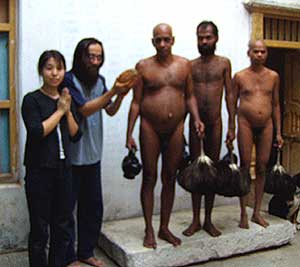 ジャイナ教の聖者たちと記念撮影